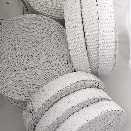 Cinta aislante blanca de 0,3 mm de espesor, baja en humo y sin halógenos, resistente al fuego y a altas temperaturas, utilizada principalmente en paquetes de bobinado de baterías de vehículos de nueva energía